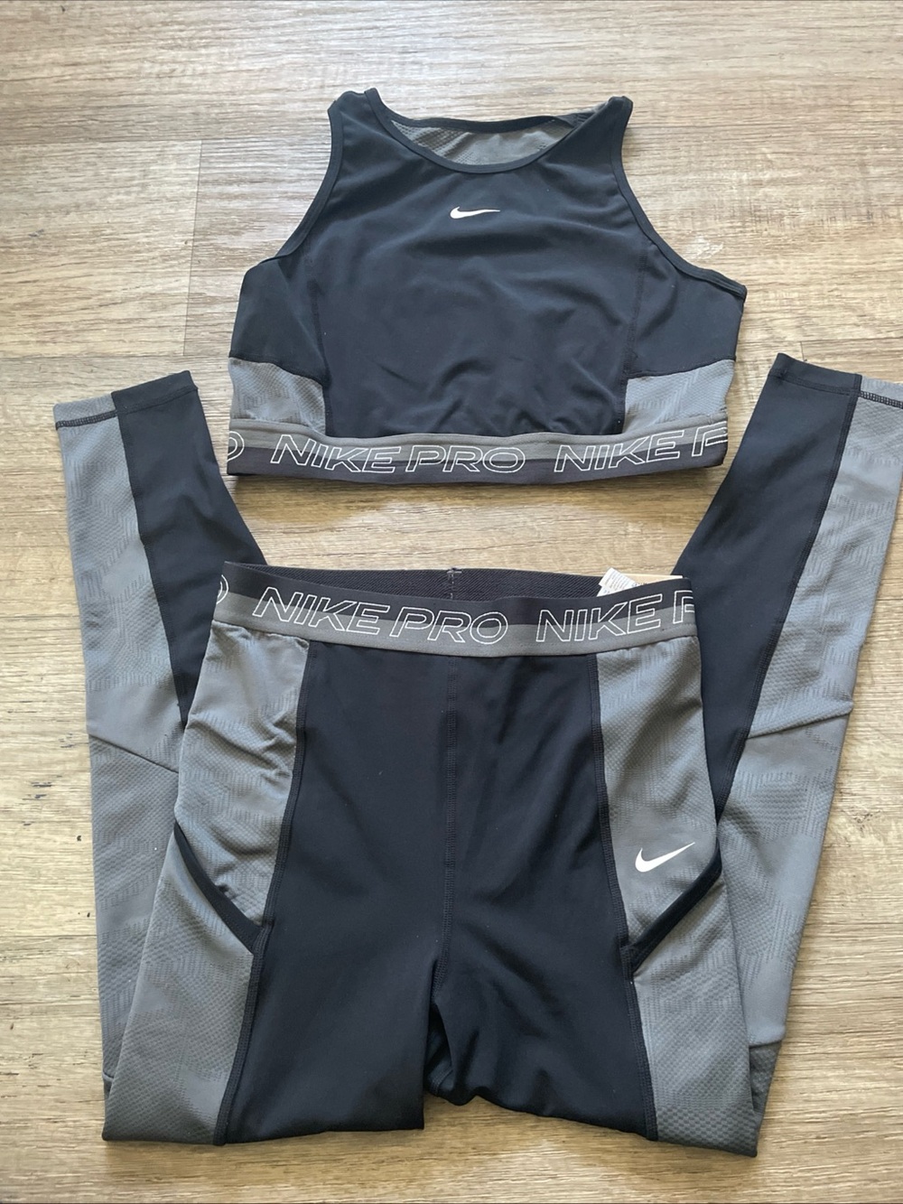 Nike Pro Dri-FIT Crop Tank High Rise 7/8 Leggings Set with Pockets Black S